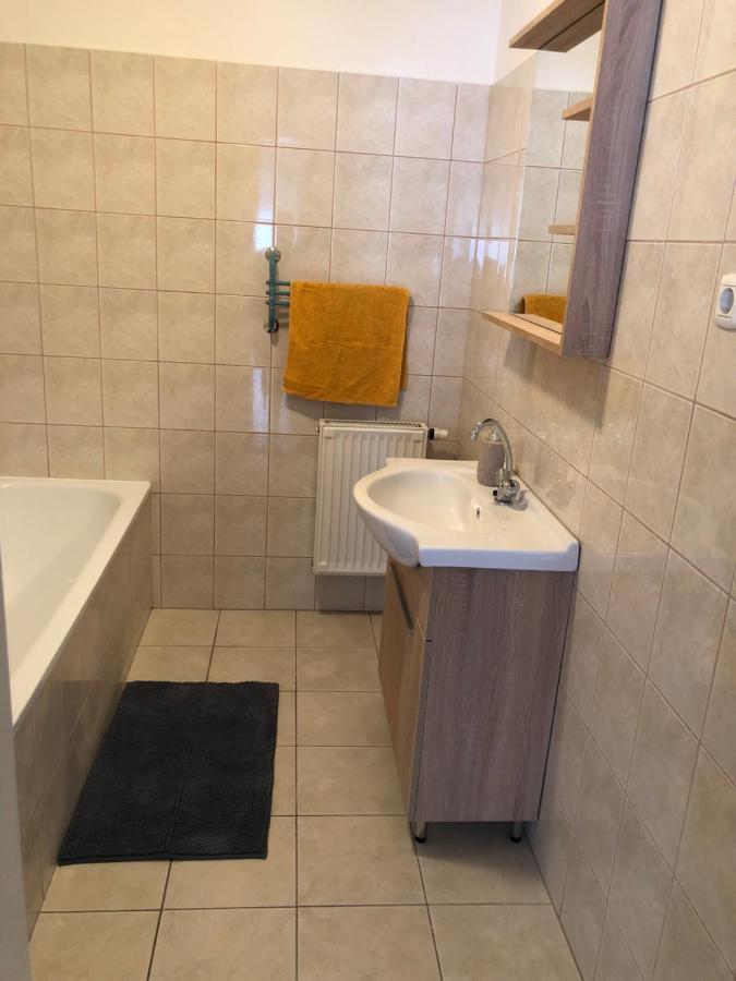 Alina Apartmanok Hajduszoboszlo Exterior photo