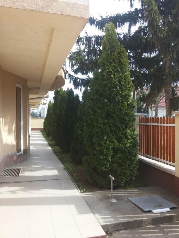 Alina Apartmanok Hajduszoboszlo Exterior photo
